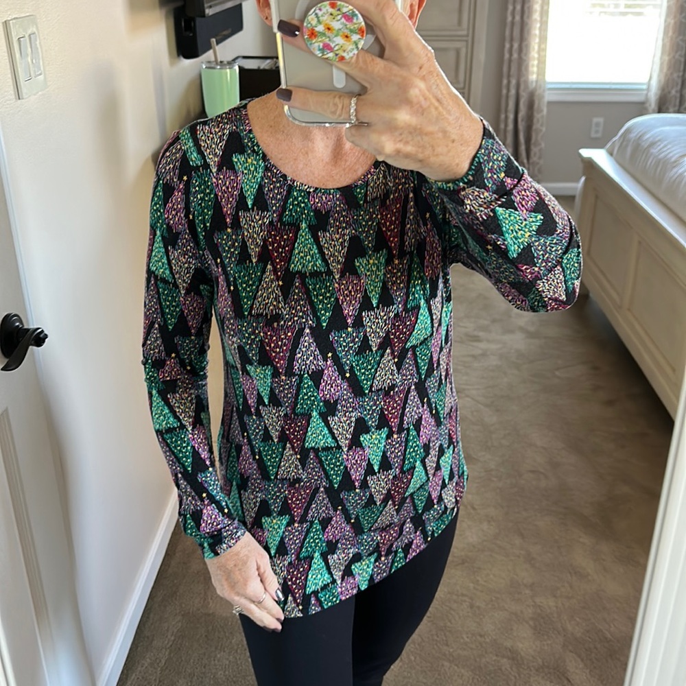 CHRISTMAS CLEARANCE!!  Apt 9 Petite Essential Crewneck Christmas Tree Top